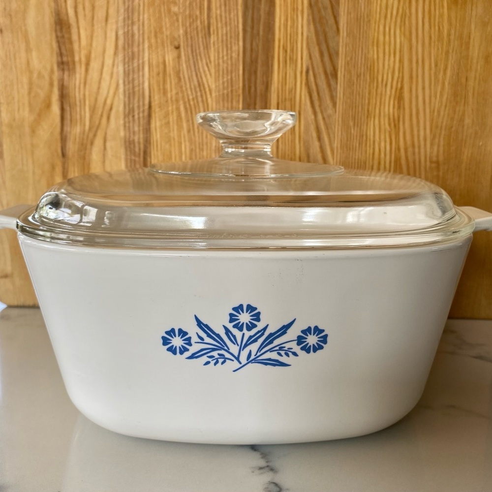 VINTAGE CORNING WARE | 2-1/2 Qt. Corning Ware Cornflower Design Casserole w/Lid